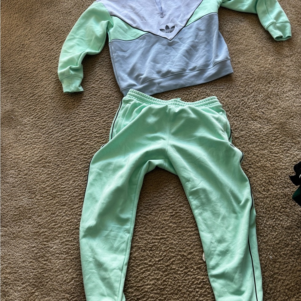 Adidas Color block  Sweat Suit Excellent Condition XL